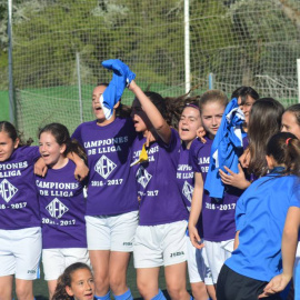 Las jugadoras del AEM Lleida celebra su victoria.- AME