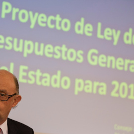 Montoro durante la rueda de prensa de los Presupuestos Generales del Estado 2017 / REUTERS
