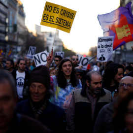 Imagen de las protestas contra los Presupuestos, esta tarde en Madrid. REUTERS/ Javier Barbancho