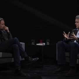 Pablo Iglesias entrevista  al doctor en Derecho e Inspector de Trabajo Héctor Illueca en 'Otra Vuelta de Tuerka'