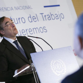 El presidente de la CEOE, Juan Rosell, durante su intervención en la inauguración de la Conferencia Nacional celebrada en Madrid. EFE/Mariscal