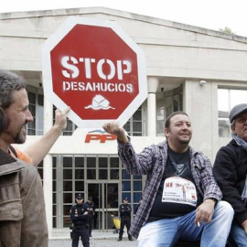 Acto de protesta frente a una sede del Partido Popular. EFE/Archivo