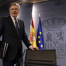 El portavoz del Gobierno y ministro de Cultura, Íñigo Méndez Vigo, durante la rueda de prensa posterior al Consejo de Ministros en el Palacio de La Moncloa.EFE/Ballesteros