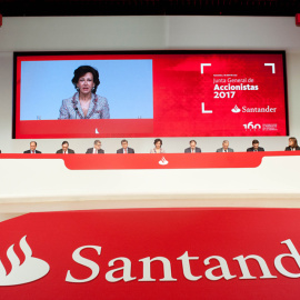 La presidenta del Banco Santander, Ana P. Botín, durante la junta de accionistas de la entidad.