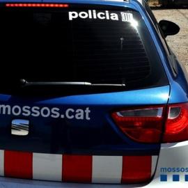 La cuidadora se apropió, supuestamente, de hasta 2017 de 98.430 euros.MOSSOS D'ESQUADRA /TWITTER