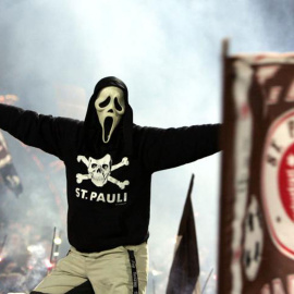 La afición del St. Pauli durante un reciente encuentro.- REUTERS