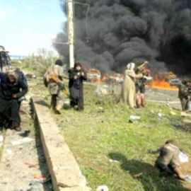 Imagen del atentado contra los autobuses de miles de personas que esperaban a ser evacuadas. REUTERS