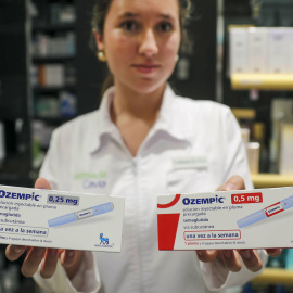 :nvases del medicamento Ozempic contra la obesidad y la diabetes. EFE/ J.L.Cereijido