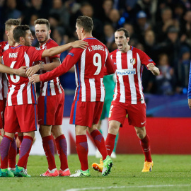 Los jugadores del Atlético celebran el pase a las semifinales de la Champions. /EFE