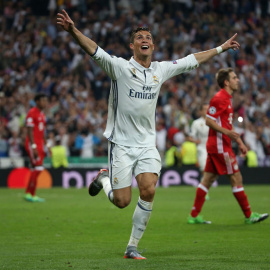 Cristiano Ronaldo celebra uno de sus tres goles al Bayern. /REUTERS