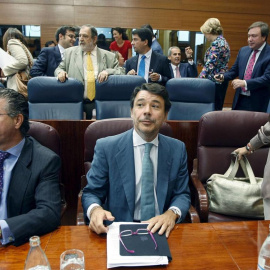 Esperanza Aguirre, en la Asamblea de Madrid, con Francisco Granados e Ignacio González, en una foto de 2010. EFE