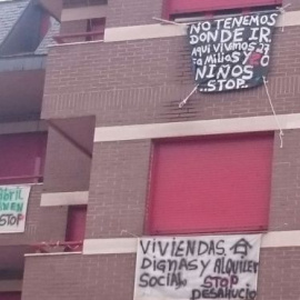 Uno de los bloques okupados por 27 familias en Majadahonda cuyo desalojo está previsto para este lunes.