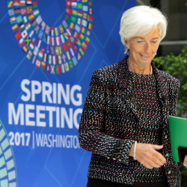 Christine Lagarde, Directora General del Fondo Monetario Internacional (FMI), a su llegada al sobre innovación, tecnología y empleo en la sede del FMI en Washington, EE.UU. REUTERS / Yuri Gripas