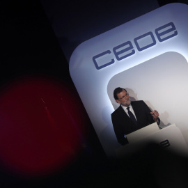 El presidente del Gobierno, Mariano Rajoy, durante la clausura de la Asamblea General de la CEOE, en Madrid. EFE/Javier Lizón