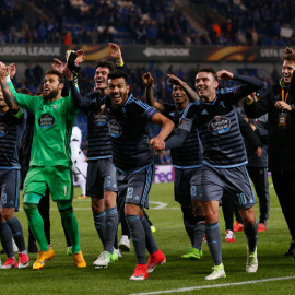 Los jugadores del Celta celebran en Genk su pase a la semifinal de la Europa League. /REUTERS