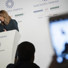 La presidenta de la Junta de Andalucía y candidata a la secretaría general del PSOE, Susana Díaz, durante su participación este miércoles en Barcelona en un almuerzo-coloquio organizado por el foro Barcelona Tribuna, presentado por el prime