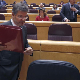 Rafael Catalá, durante la sesión del control al Gobierno en el Senado. EFE/Javier Lizón