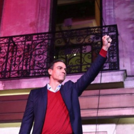 Sánchez, en Ferraz tras vencer las elecciones del 10-N. REUTERS/Sergio Pérez