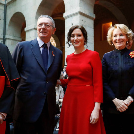 Díaz Ayuso, Aguirre y Gallardón, junto al arzobispo de Madrid, Carlos Osoro. EFE