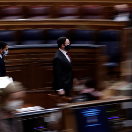 El líder de Vox, Santiago Abascal, y el diputado Ignacio Garriga, a su llegada al Congreso, para el debate de la moción de censura contra Pedro Sánchez. REUTERS/Manu Fernandez/Pool