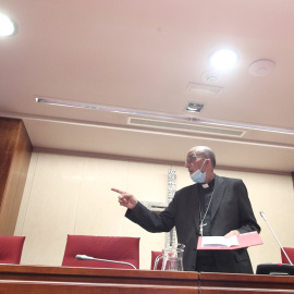 El presidente de la Comisión Permanente de la Conferencia Episcopal Española (CEE), el cardenal Juan José Omella, momentos antes del inicio de una reunión del órgano en la Casa de la Iglesia, en Madrid. E.P./Eduardo Parra