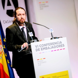 El vicepresidente segundo y líder de Podemos, Pablo Iglesias, interviene este martes en la reunión de embajadores de España. EFE