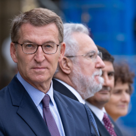  El presidente del Partido Popular y candidato a la presidencia del Gobierno de España, Alberto Núñez Feijóo (1i), asiste a la tradicional ofrenda al Apóstol, a 25 de julio de 2023, en Santiago de Compostela, A Coruña, Galicia (España). Cés