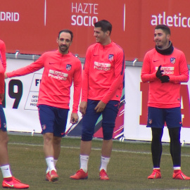Morata y 'Profe Ortega' entrenan con el Atleti
