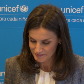 La Reina Letizia recupera su traje masculino 