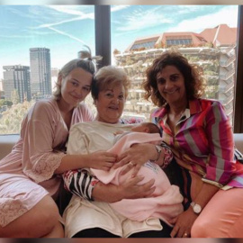 Escanes y la entrañable foto de las cuatro generaciones de su familia