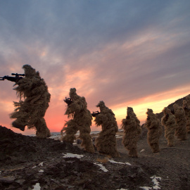 Especial entrenamiento de los soldados pertenecientes al Ejército Popular de Liberación (EPL) del Cuerpo de la Marina en la base de Bayingol, Comunidad Autónoma de Xinjiang Uighur. REUTERS/Stringer