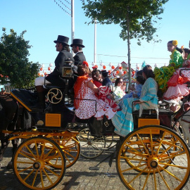 Coche de caballos en la Feria de Abril. WIKIPEDIA