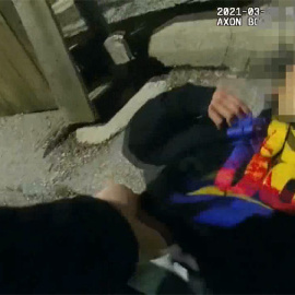 El vídeo de un policía matando a un niño latino que tenía las manos en alto vuelve a elevar la tensión en EEUU