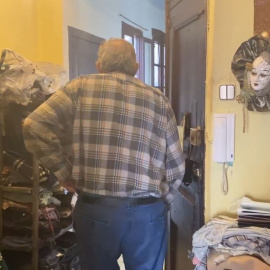 Alejandro se queda: la lucha vecinal consigue frenar su desahucio