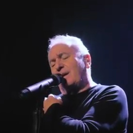 El cantante Victor Manuel presenta nuevo videoclip