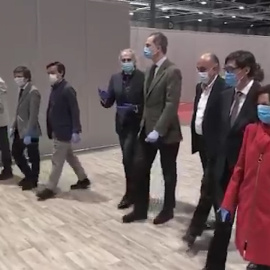 El Rey Felipe acude al hospital de emergencia de Ifema