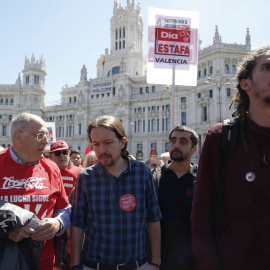 El líder de Podemos Pablo Iglesias asiste a la manifestación del Primero de Mayo. EFE/Paco Campos