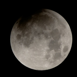 Una científica calcula la temperatura interna de la luna