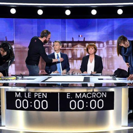 Un momento de descanso en el debate presidencial en Francia. | EFE