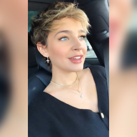 Laura Escanes cumple 23 años en un momento muy dulce de su vida