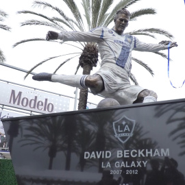 El Galaxy homenajea a Beckham con la priemera estatua de la MSL