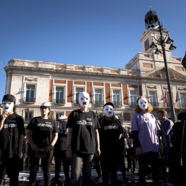 Concentración convocada por la Asociación Ve-la luz, que promovió una huelga de hambre en la Puerta del Sol durante veintiséis días entre febrero y marzo de este año y que este domingo vuelven al  kilómetro cero de la capital para exigir me