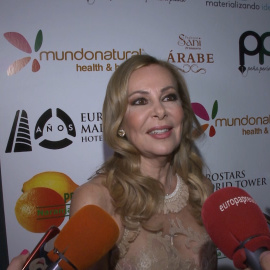 Ana Obregón recibe el premio 'Naranja y Limón'