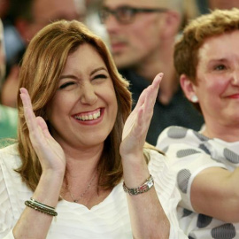 Foto de archivo de la candidata a la secretaria general del PSOE, Susana Díaz (i), durante el acto público con vistas a las primarias del PSOE celebrado esta tarde en Palma de Mallorca. EFE/Lliteres