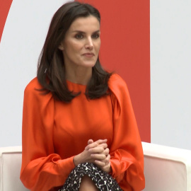 La Reina Letizia confía en el animal print para potenciar la marca España