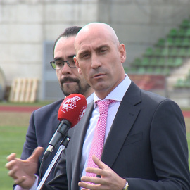 Rubiales confirma la paralización del fútbol español