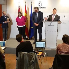 García-Page dice que se aprovecha el coronavirus para irse de vacaciones: "La gente quiere 15 días". Luego rectificaba y anunciaba que se suspendían las clases