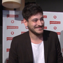 Cepeda en París con su nueva novia