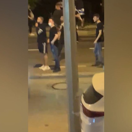 La casa de la prima de la novia de Isaac Oglobin siendo apedreada por extremistas judíos