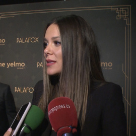 Lorena Gómez disfruta del sol en la recta final de su embarazo